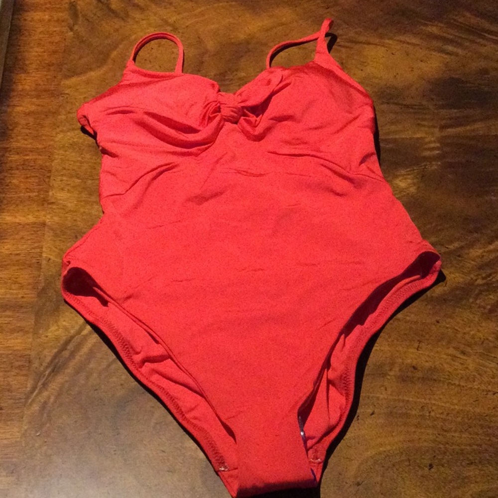 NWT $132 TRINA TURK 6 RED KNOT one piece - Picture 3 of 7